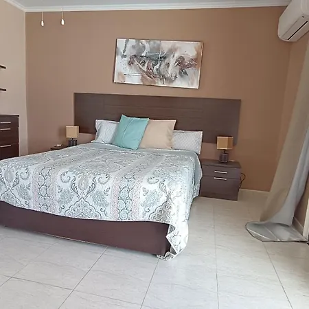 Sunset Luxury Villa In Parque Santiago 1 *